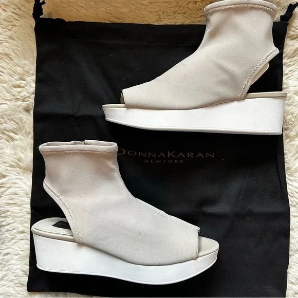 NEW Sz 6 Donna Karan Riviera Peep Toe Platform Sandal Stret Fly Knit Taupe - Picture 5 of 8